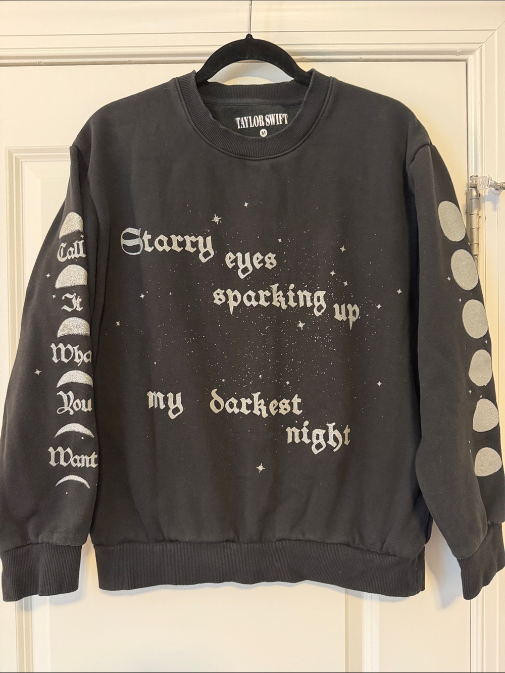 Taylor Swift Black Reputation Graphic Crewneck Medium